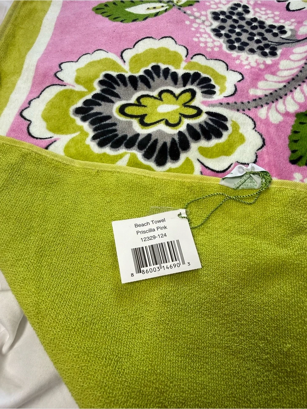 NWT Vera Bradley Priscilla Pink Beach Towel Retired Pattern